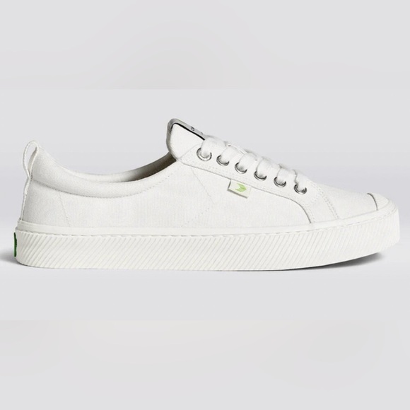 Cariuma Osca Low White Canvas Low-Top Sneakers with Green Insole Accents Size 9 - Picture 2 of 9